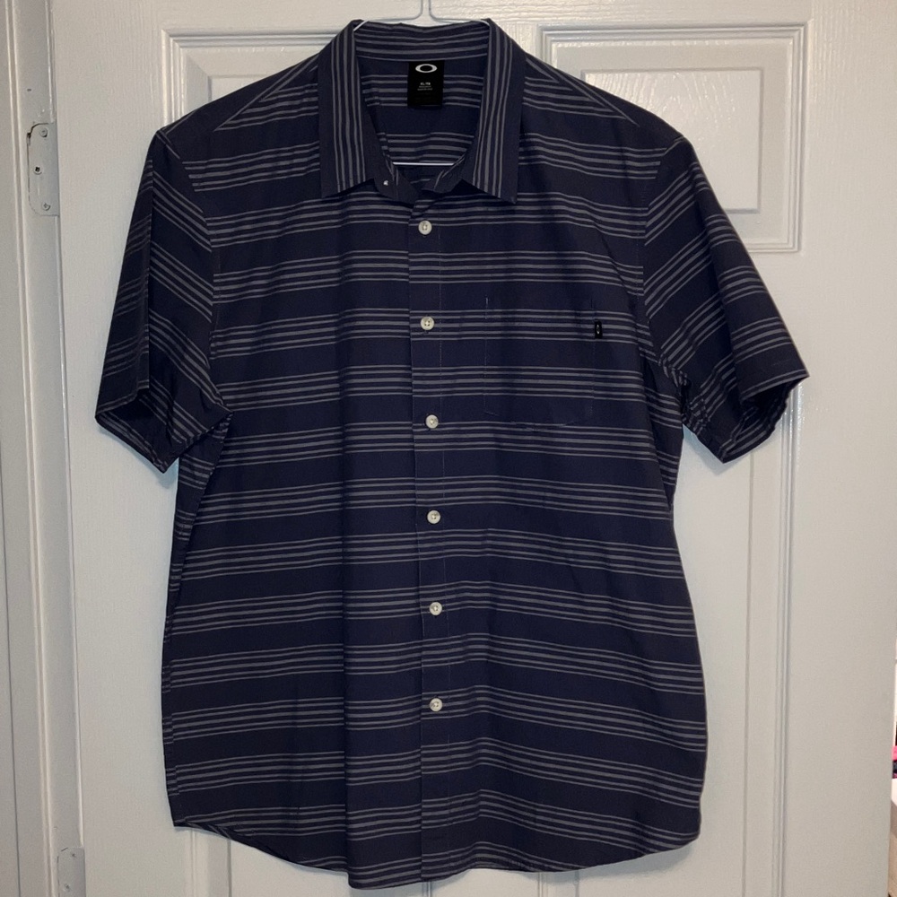 Oakley Shirt XL Blue Striped Button Up Short Sleeve Pocket Casual Mens
